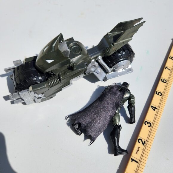DC Comics Batman Batcycle Batmobile with Action Figure Motorcycle Action Figure - Picture 7 of 10
